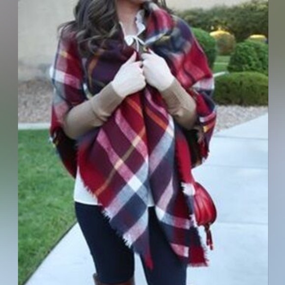 💎2/$20 ZARA RED PLAID SHAWL SCARF - Picture 2 of 6